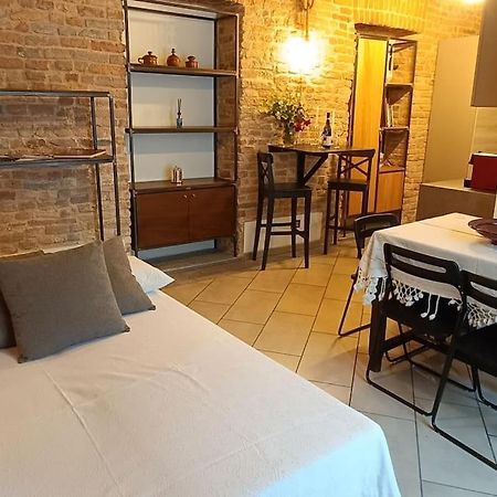 Piazza Statuto-Appartamento Tra Le Mura A-C E Wi-Fi Asti Kültér fotó